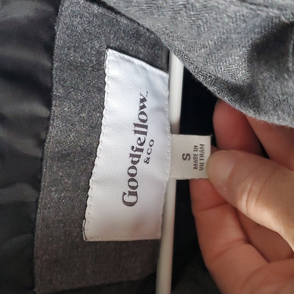 NWOT Mens Grey Vest - Picture 2 of 4